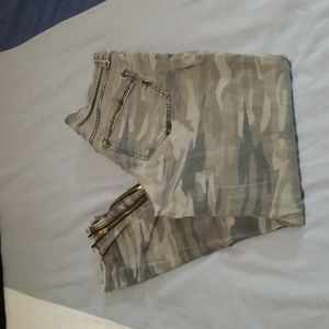 ⭐5/$20⭐Camo denim legging